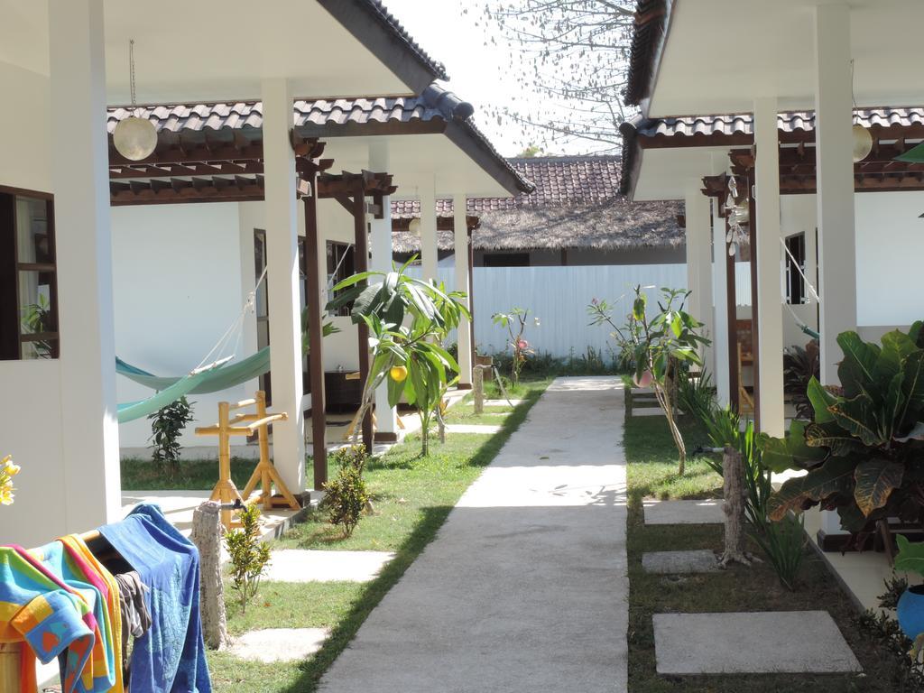 Casus Dream Hotel กีลีตราวางัน ภายนอก รูปภาพ