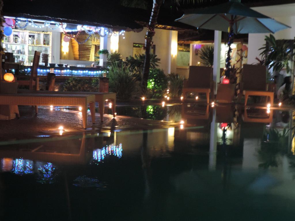 Casus Dream Hotel กีลีตราวางัน ภายนอก รูปภาพ