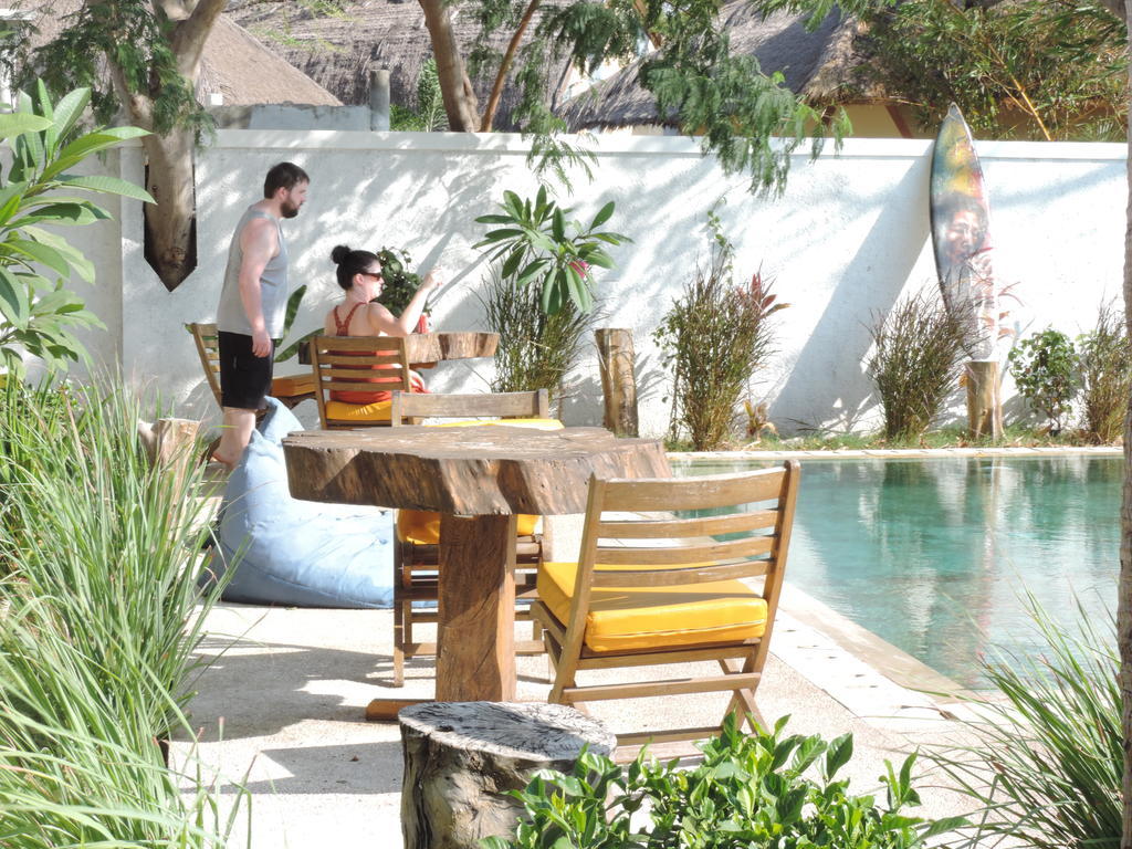 Casus Dream Hotel กีลีตราวางัน ภายนอก รูปภาพ