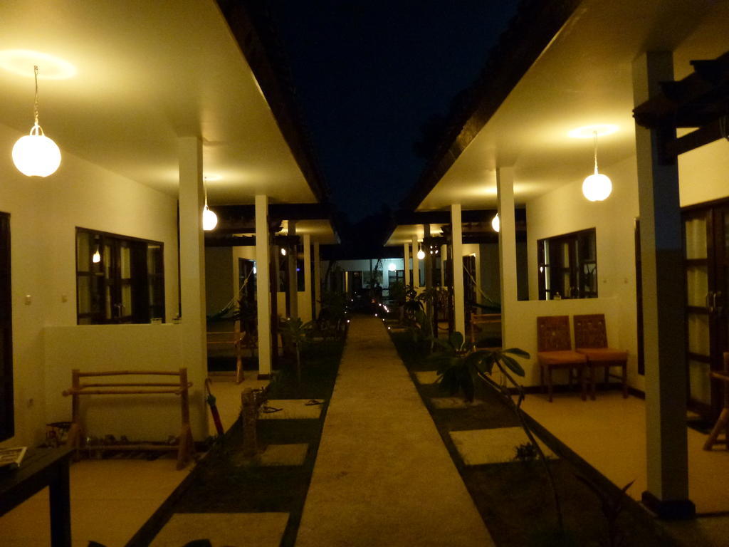 Casus Dream Hotel กีลีตราวางัน ภายนอก รูปภาพ